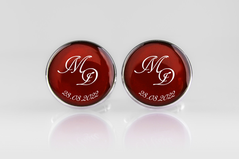 Butoni camasa cu initiale si data