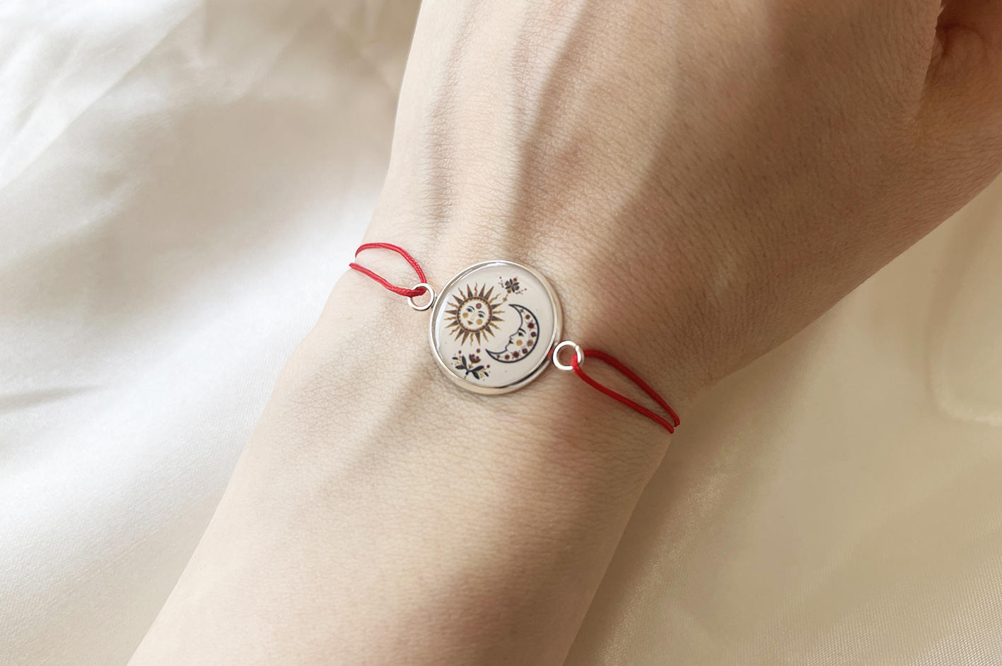 Martisor bratara cu snur placat cu argint Soarele si Luna
