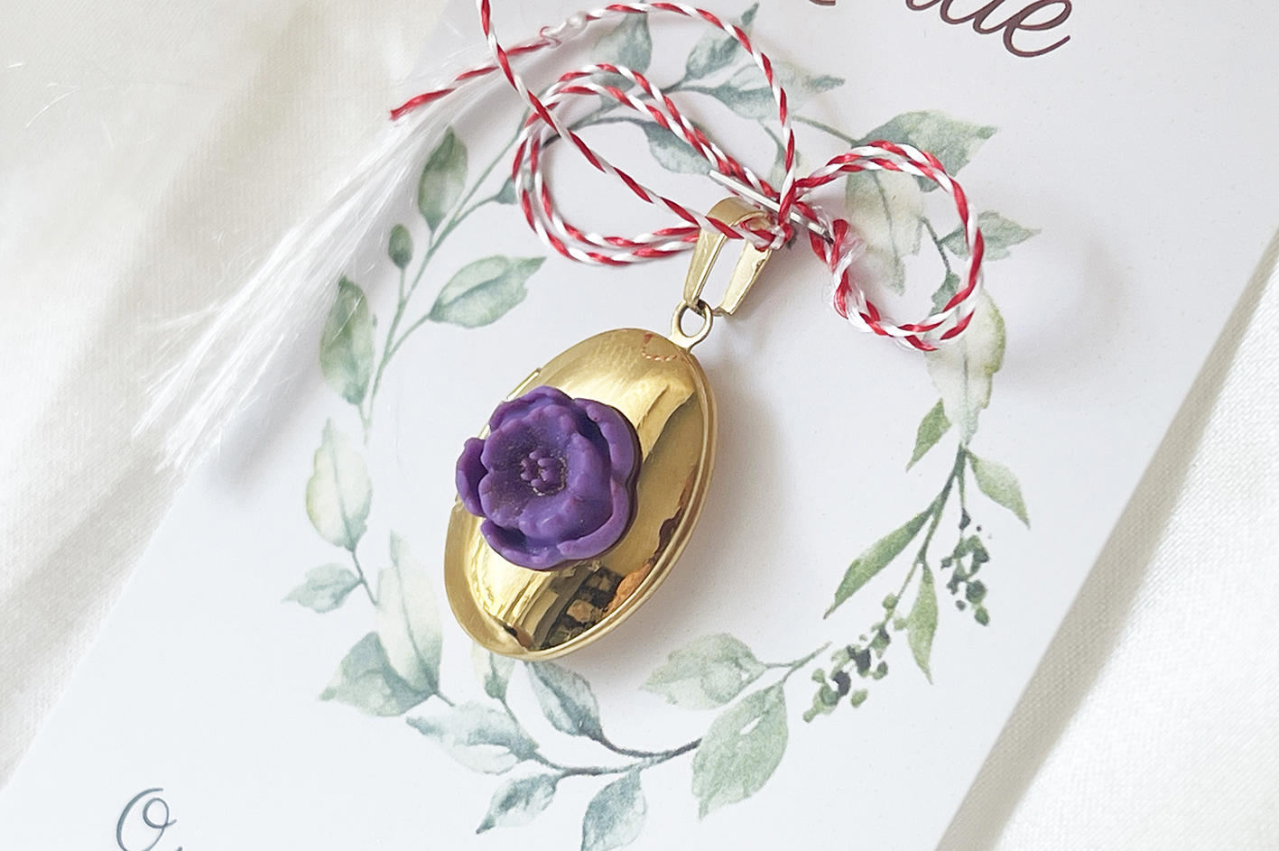 Martisor medalion placat cu aur Simplicity