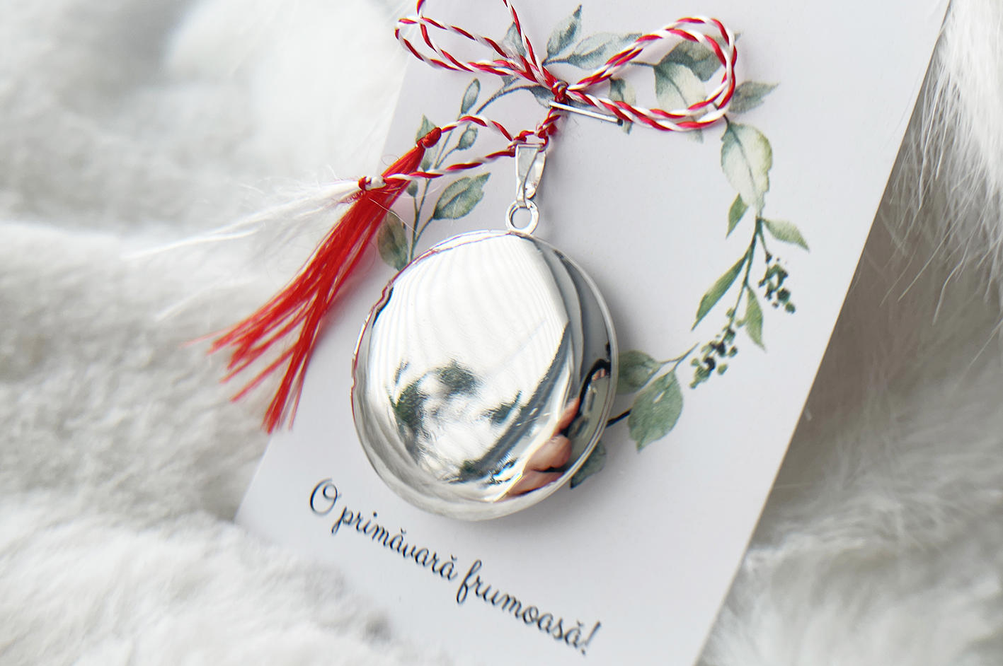 Martisor medalion placat cu argint Luna Argintie