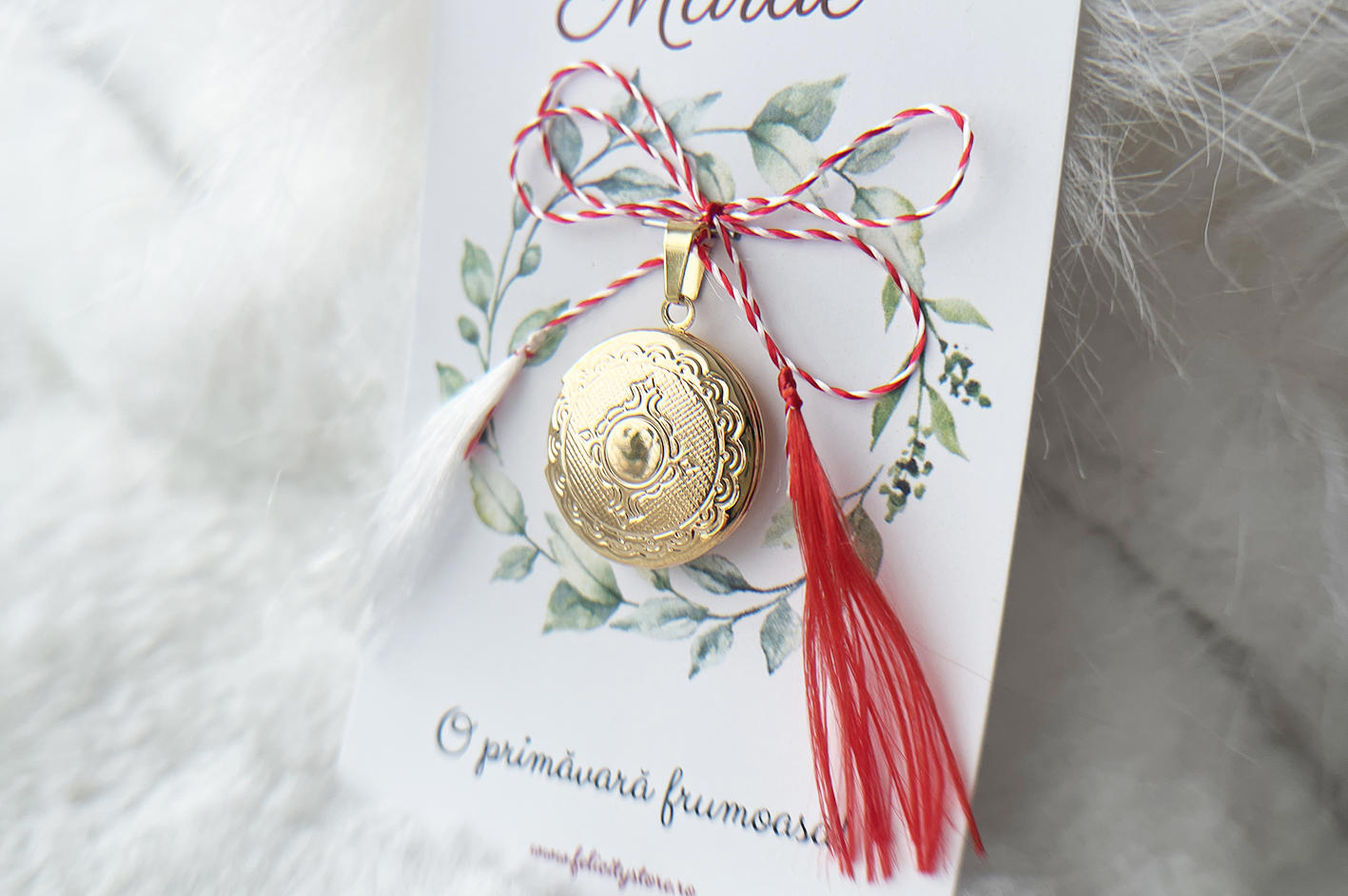 Martisor medalion placat cu aur Elegance
